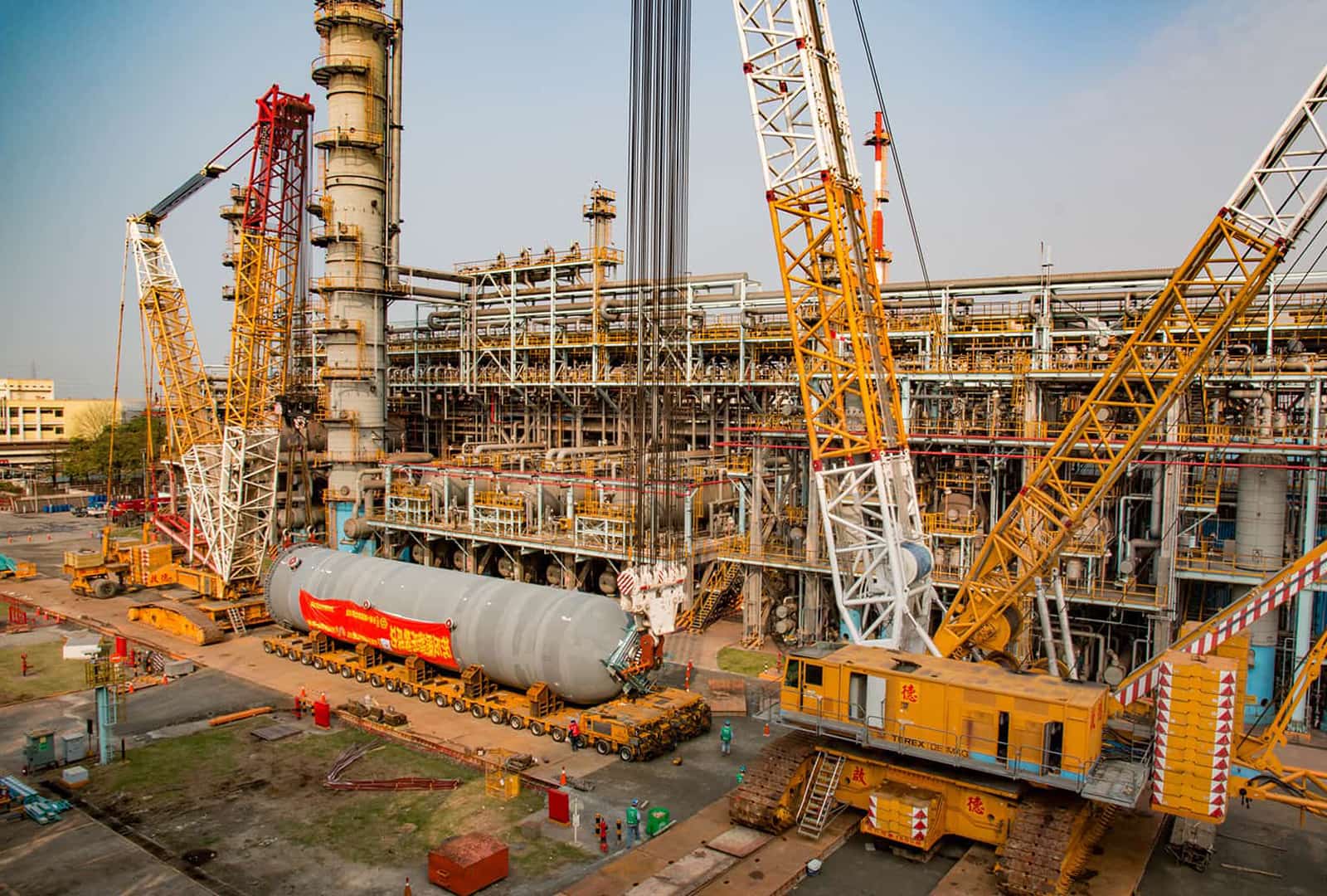 2016 Dalin Oil Refining Reactor lifting